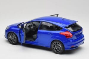 Ford Focus ST Mk2 Blue Metallic Minichamps 1:18 110082001 Metall - pilt 5/8