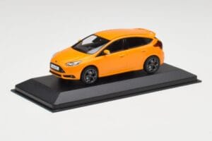 Ford Focus ST Mk3 Tangerine Scream Minichamps 1:43 FOCUS001 Metall - pilt 2/4