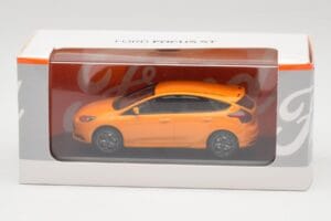 Ford Focus ST Mk3 Tangerine Scream Minichamps 1:43 FOCUS001 Metall - pilt 4/4