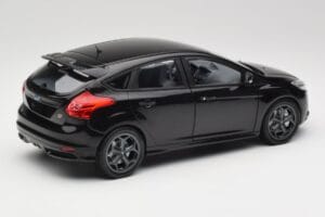Ford Focus ST Mk2 Panther Black Metallic Minichamps 1:18 110082000 Metall - pilt 3/8