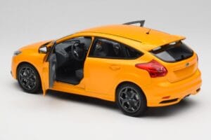 Ford Focus ST Mk2 Tangerine Scream Minichamps 1:18 110082005 Metall - pilt 5/8