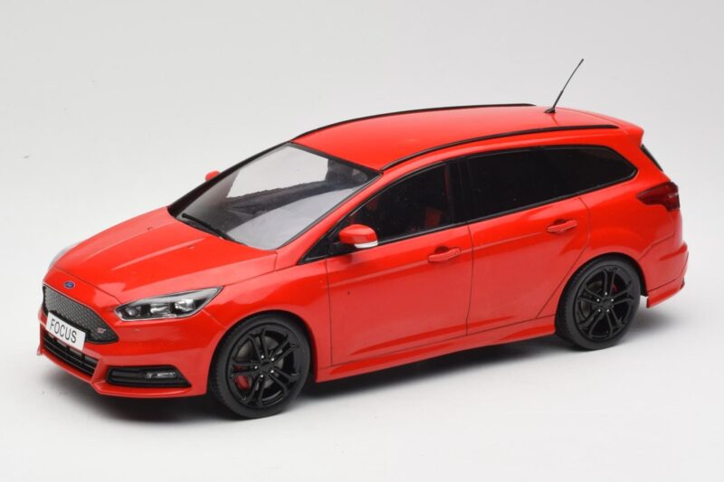 Ford Focus ST Turnier Mk3 Race Red MCG 1:18 MCG18466 Metall