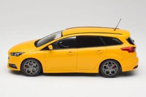 Ford Focus ST Turnier Mk3 Kollane MCG 1:18 MCG18464 Metall - pilt 3/6