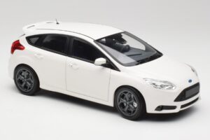 Ford Focus ST Mk2 Valge Minichamps 1:18 110082004 Metall - pilt 6/8