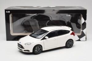 Ford Focus ST Mk2 Valge Minichamps 1:18 110082004 Metall - pilt 8/8