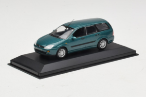 Ford Focus Mk1 Turnier Roheline Minichamps 1:43 FOCUS003 Metall - pilt 2/5