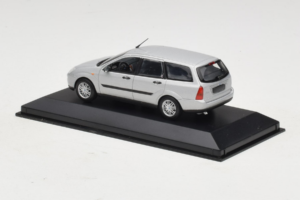 Ford Focus Mk1 Turnier Hõbedane Minichamps 1:43 FOCUS004 Metall - pilt 3/5