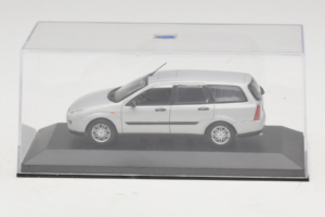 Ford Focus Mk1 Turnier Hõbedane Minichamps 1:43 FOCUS004 Metall - pilt 4/5