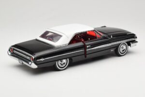 Ford Galaxie 500 Must Sun Star 1:18 1442 Metall - pilt 3/8