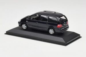 Ford Galaxy Mk1 Sinine Minichamps 1:43 430089501 Metall - pilt 3/4