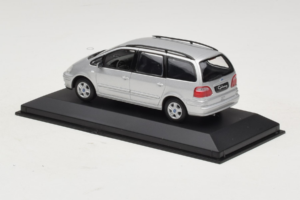 Ford Galaxy Mk2 Hõbedane Minichamps 1:43 GALAXY001 Metall - pilt 3/4