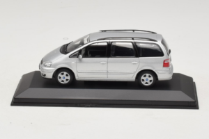 Ford Galaxy Mk2 Hõbedane Minichamps 1:43 GALAXY001 Metall