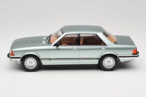 Ford Granada Mk2 2.8 Ghia Light Green Metallic MCG 1:18 MCG18535 Metall - pilt 3/6