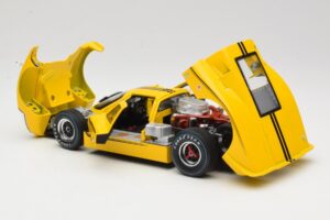 Ford GT40 Mk IV Kollane 1967 Shelby Collectibles 1:18 31414S Metall - pilt 5/8