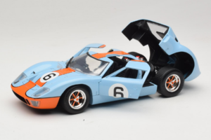 Ford GT40 Gulf #6 J. Ickx / J. Oliver 24 Hours of Le Mans 1969 Eagles Race 1:18 300600 Metall - pilt 2/8