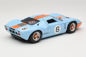 Ford GT40 Gulf #6 J. Ickx / J. Oliver 24 Hours of Le Mans 1969 Eagles Race 1:18 300600 Metall - pilt 3/8