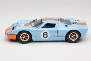 Ford GT40 Gulf #6 J. Ickx / J. Oliver 24 Hours of Le Mans 1969 Eagles Race 1:18 300600 Metall - pilt 4/8