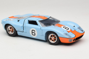 Ford GT40 Gulf #6 J. Ickx / J. Oliver 24 Hours of Le Mans 1969 Eagles Race 1:18 300600 Metall - pilt 6/8