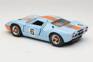 Ford GT40 Gulf #6 J. Ickx / J. Oliver 24 Hours of Le Mans 1969 Revell 1:18 48824 Metall - pilt 7/8