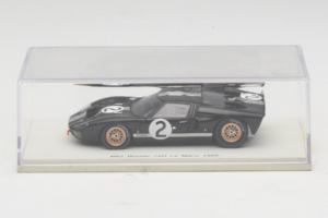 Ford GT40 Mk II #2 B. McLaren / C. Amon Shelby American Winner 24 Hours of Le Mans 1966 Spark 1:43 43LM66-O1 Vaik - pilt 4/4