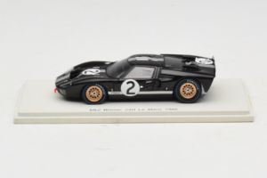 Ford GT40 Mk II #2 B. McLaren / C. Amon Shelby American Winner 24 Hours of Le Mans 1966 Spark 1:43 43LM66-O1 Vaik