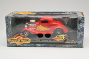 Ford High Tech Punane Leegiga American Muscle 1:18 7726 Metall - pilt 4/4