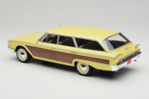 Ford Country Squire Kollane MCG 1:18 MCG18048 Metall - pilt 5/6