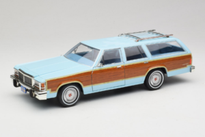Ford LTD Country Squire Charlie's Angels Movie GreenLight 1:18 19066 Metall