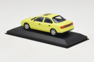 Ford Mondeo Mk1 Citrus Yellow Minichamps 1:43 MIN0821001 Metall - pilt 3/4