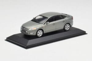 Ford Mondeo Mk3 Sedan Hall Metallic Minichamps 1:43 IND403086003 Metall - pilt 2/4
