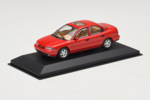 Ford Mondeo Mk1 Sedaan Punane Minichamps 1:43 082000 Metall - pilt 2/4