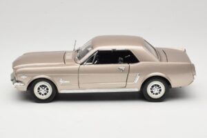 Ford Mustang 1964 1/2 Hõbedane Mira 1:18 6127 Metall - pilt 4/8