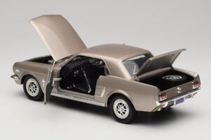 Ford Mustang 1964 1/2 Hõbedane Mira 1:18 6127 Metall - pilt 5/8