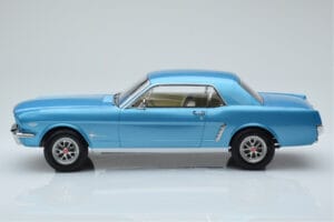Ford Mustang Coupe Türkiis Norev 1:18 182800 Metall - pilt 3/6