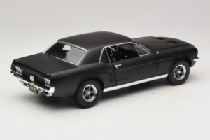 Ford Mustang Creed Movie GreenLight 1:18 13611 Metall - pilt 3/8