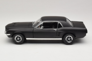 Ford Mustang Creed Movie GreenLight 1:18 13611 Metall - pilt 4/8