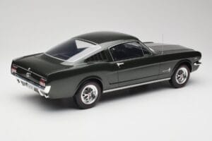Ford Mustang Fastback Ivy Green Otto 1:12 G079 Vaik - pilt 2/6