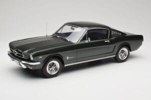 Ford Mustang Fastback Ivy Green Otto 1:12 G079 Vaik