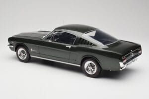 Ford Mustang Fastback Ivy Green Otto 1:12 G079 Vaik - pilt 5/6