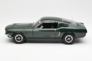 Ford Mustang GT Bullitt Roheline AUTOart 1:18 72812 Metall - pilt 4/8