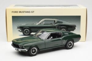 Ford Mustang GT Bullitt Roheline AUTOart 1:18 72812 Metall - pilt 8/8