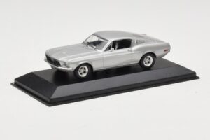 Ford Mustang GT Hõbedane Minichamps 1:43 FORD001 Metall - pilt 2/4