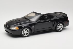 Ford Mustang GT SN95 Kabriolett Must Maisto 1:18 50328 Metall