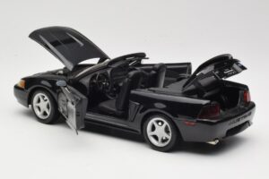 Ford Mustang GT SN95 Kabriolett Must Maisto 1:18 50328 Metall - pilt 5/8