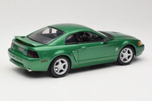 Ford Mustang GT SN95 Roheline Maisto 1:18 50326 Metall - pilt 3/8