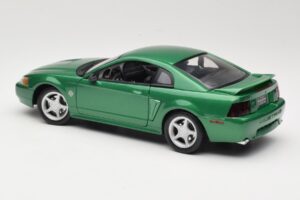 Ford Mustang GT SN95 Roheline Maisto 1:18 50326 Metall - pilt 7/8
