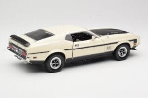 Ford Mustang Mach 1 Valge Sun Star 1:18 3602 Metall - pilt 3/8