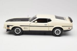 Ford Mustang Mach 1 Valge Sun Star 1:18 3602 Metall - pilt 4/8