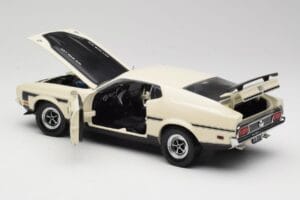 Ford Mustang Mach 1 Valge Sun Star 1:18 3602 Metall - pilt 5/8