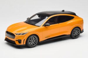 Ford Mustang Mach-E GT Performance Cyber Oranž Otto 1:18 OT983 Vaik
